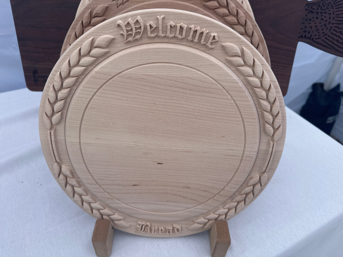 Round bread board (hard maple)