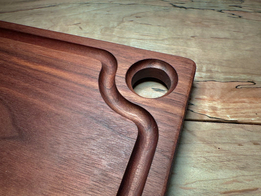 Black hole cutting board